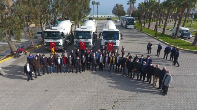 Finike Belediye Başkanı Mustafa Geyikçi, Belediyenin araç filosunu güçlendirmeye devam ediyor. 